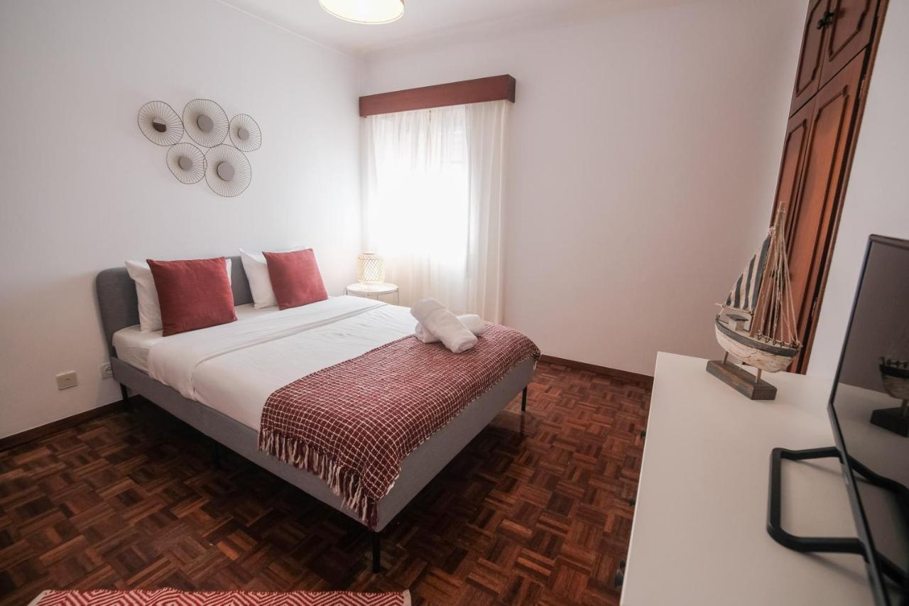 Besugo'S House Rooms & Apartment Nazare Exterior photo
