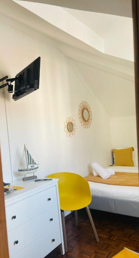 Besugo'S House Rooms & Apartment Nazare Exterior photo
